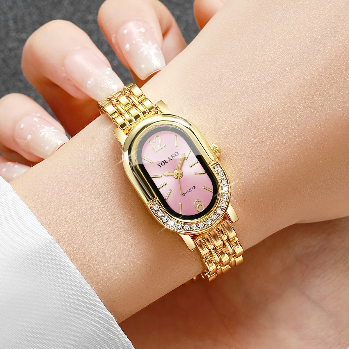 Luxuriöse Strass-Damen-Quarzuh – Luxury Watch Case Travel Bewertung und Preis