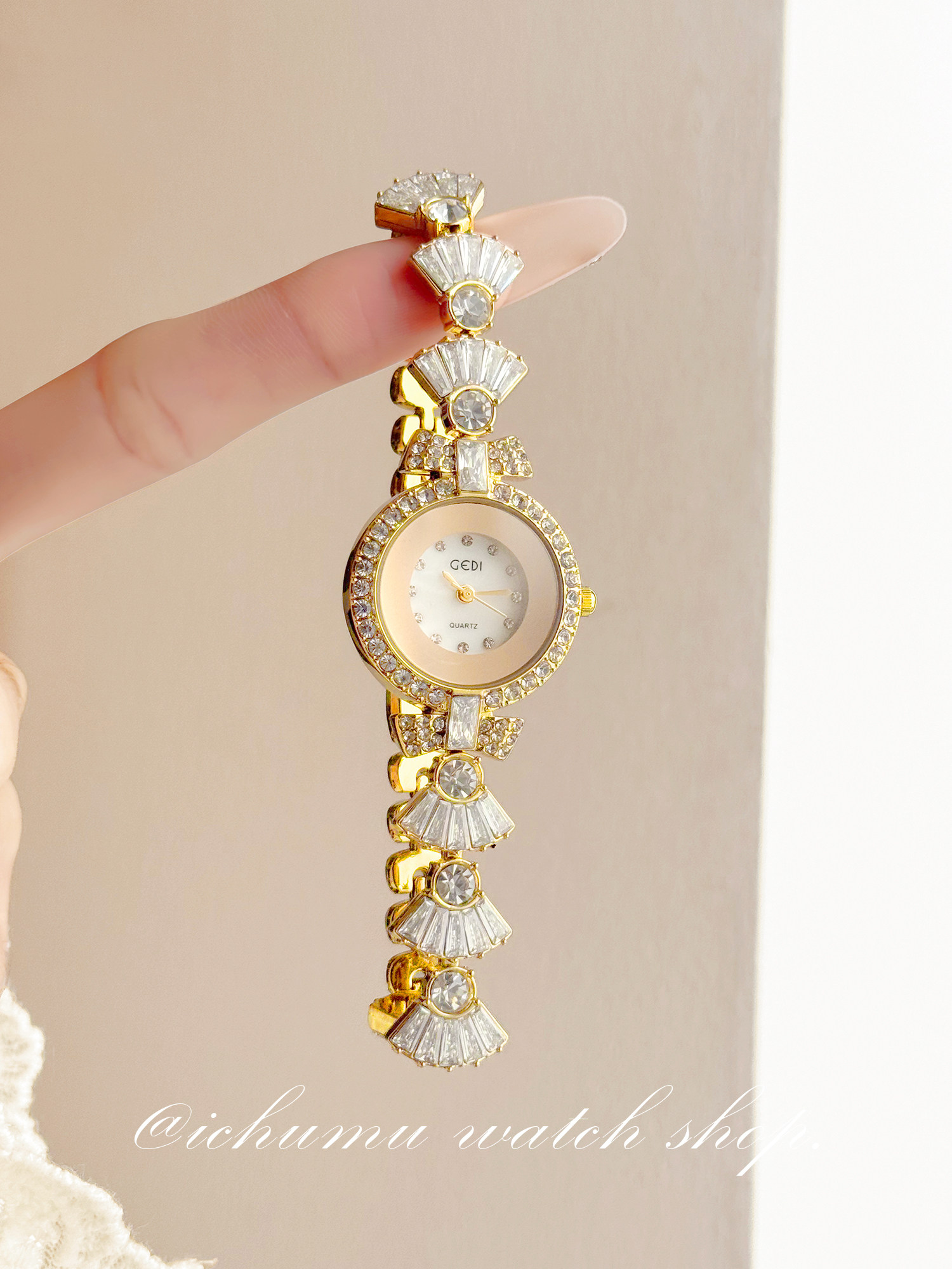 Meerjungfrauen-Damenuhr: Luxur – Luxury Watch For Bewertung und Preis