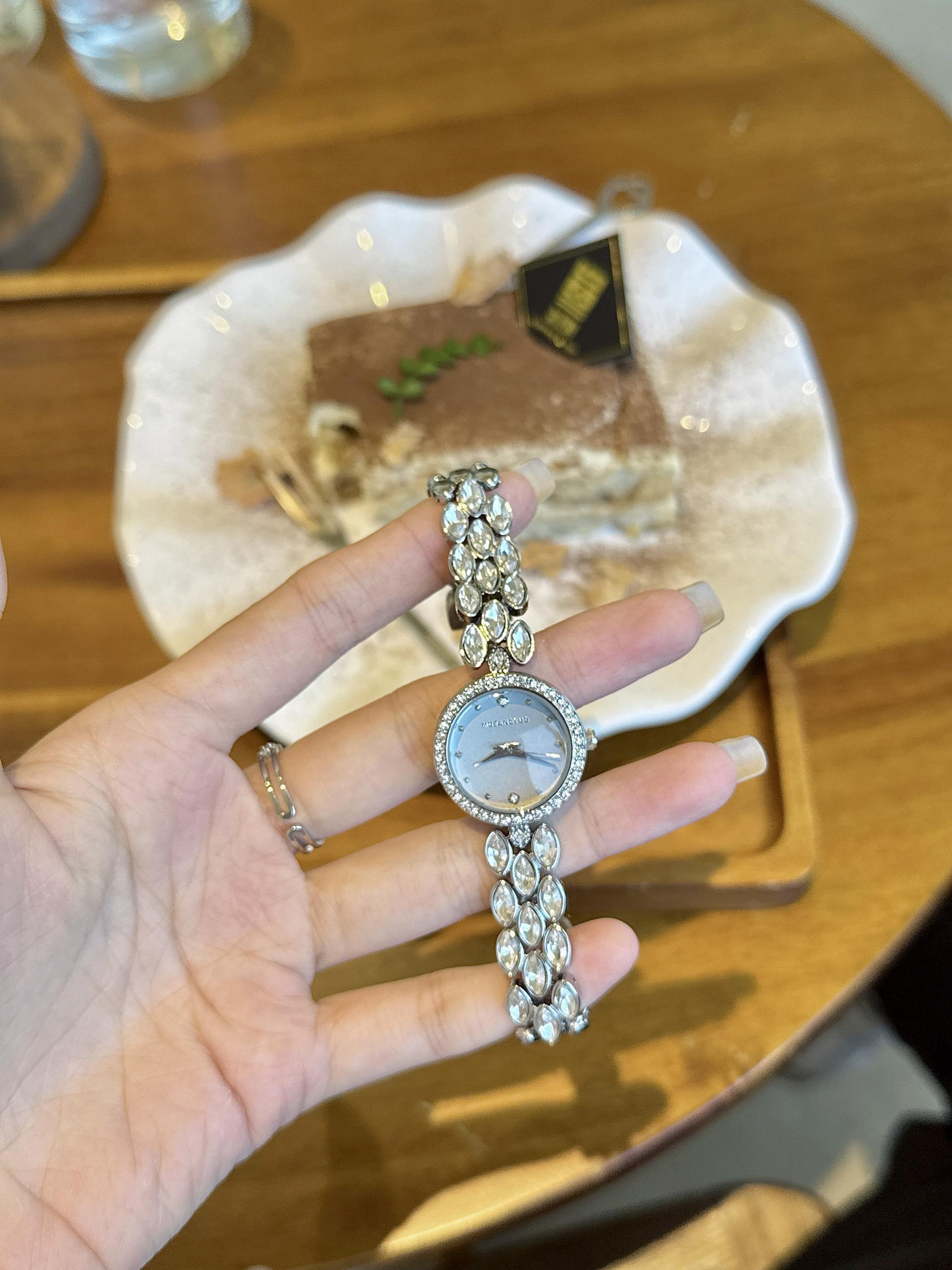 Hochwertige Damenuhren mit ein – Luxury Watch Makes Bewertung und Preis